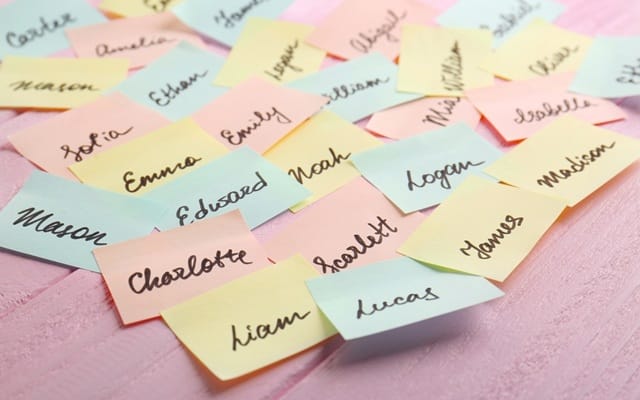 First name là gì? Phân biệt nhanh first name - middle name và last name